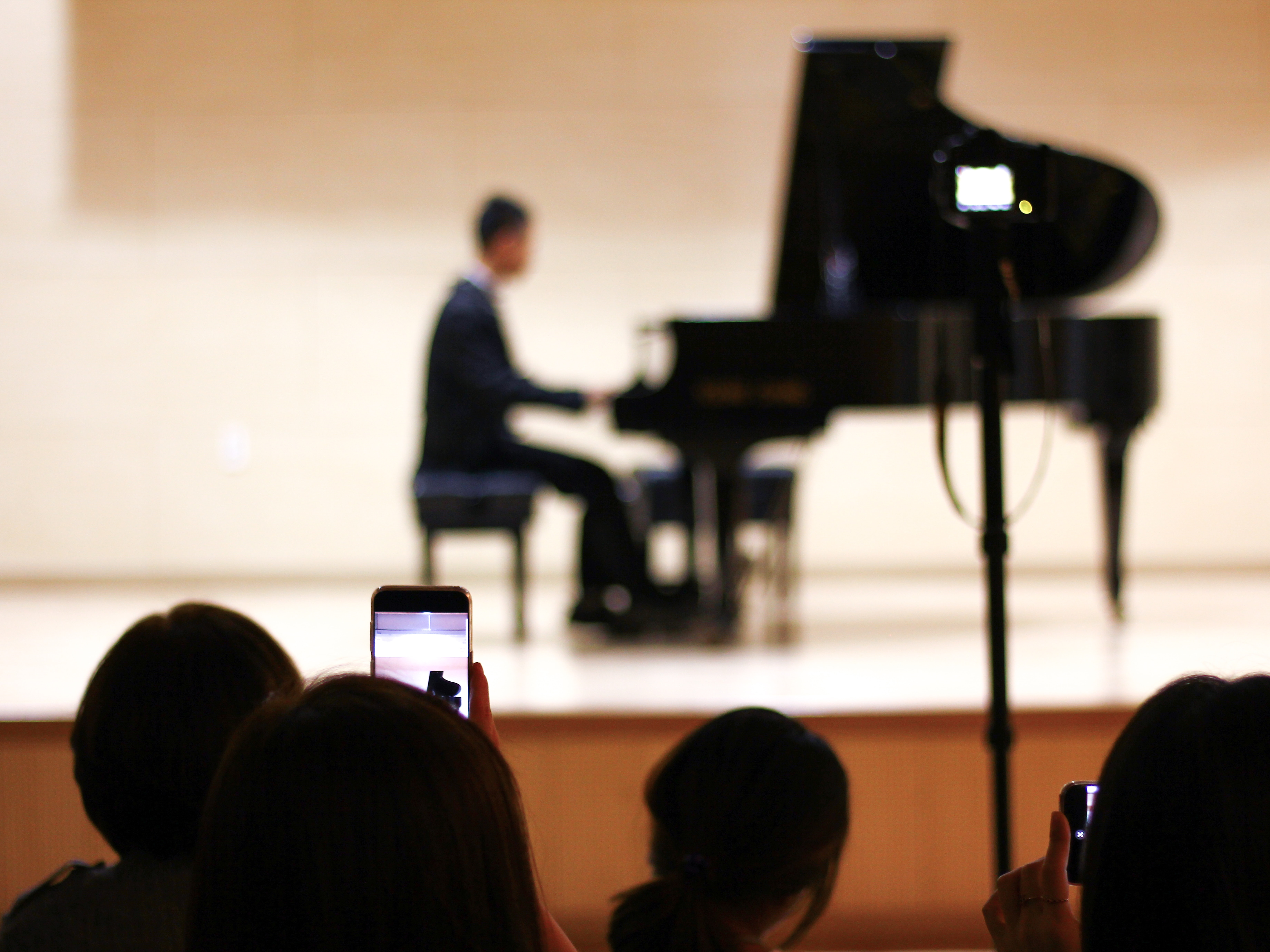 A picture of a piano recital.
